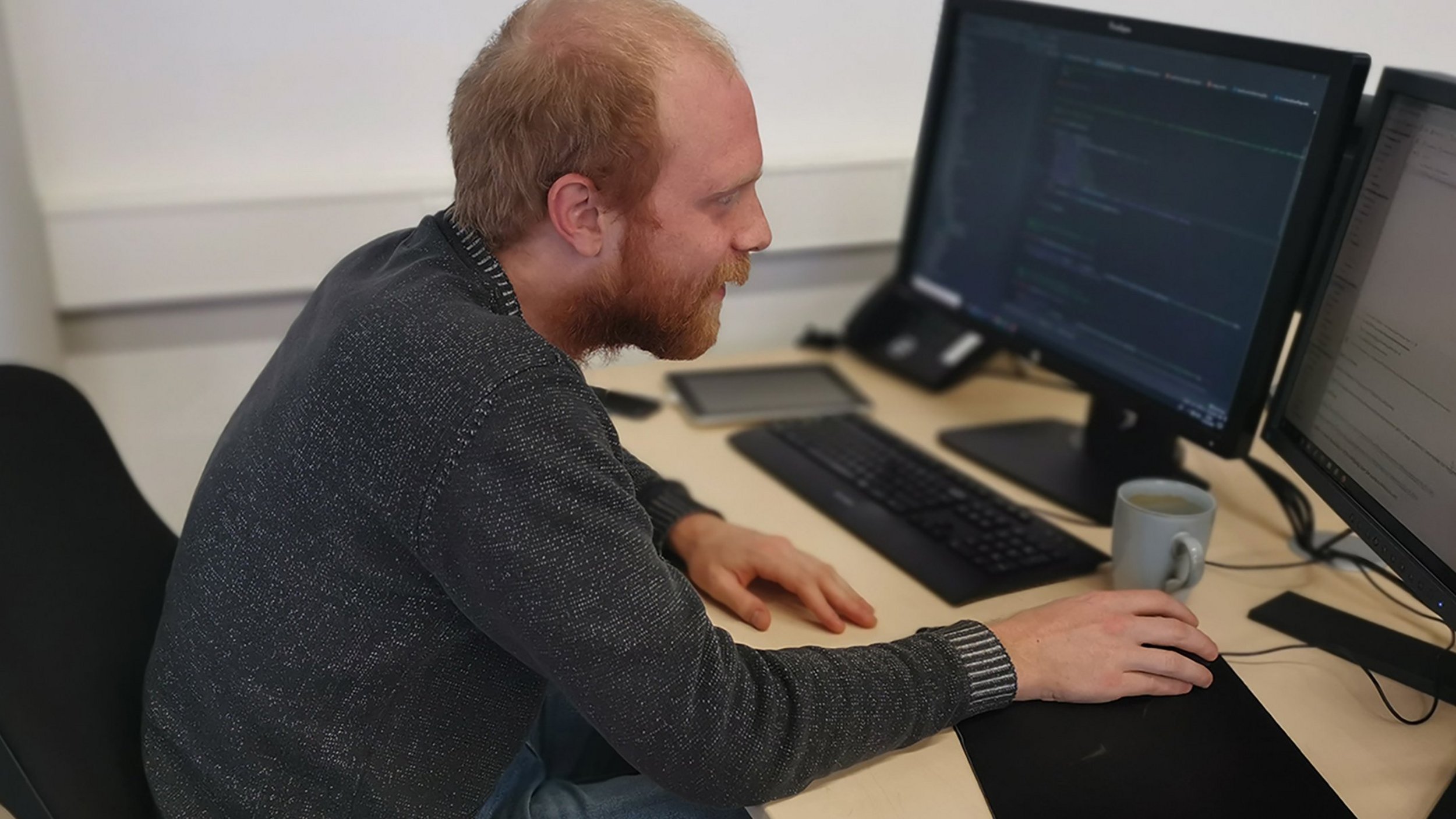 Ein Galileo-Mitarbeiter bei der Arbeit am PC