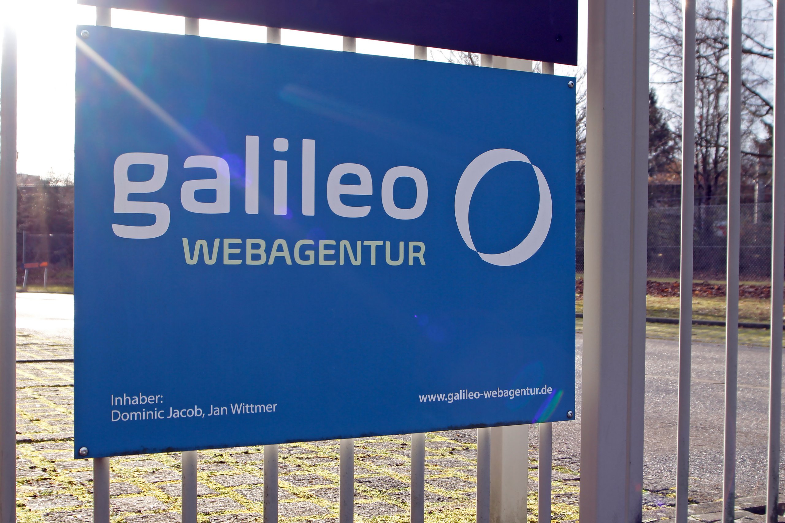 Schild der Galileo Webagentur