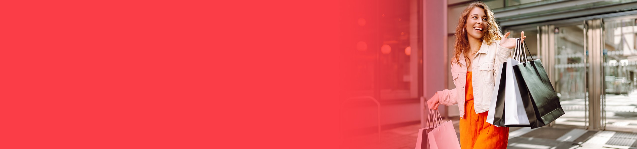 Frau mit Tüten beim Shopping